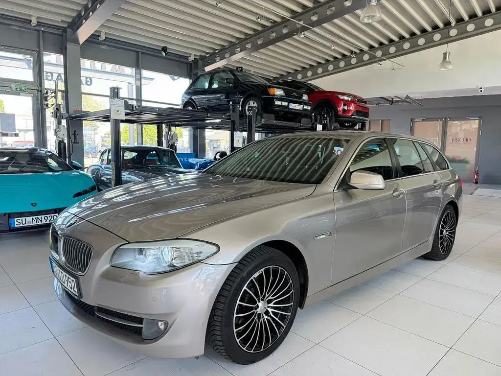 Usado BMW 530 Performance 245 CV (180 kW) 2010 Plateado Berlina