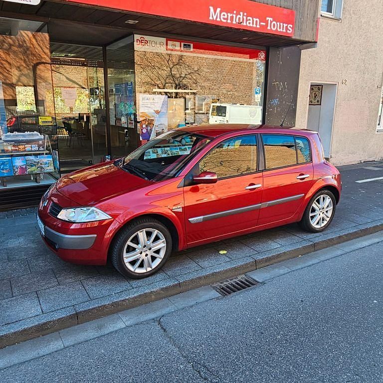 Gebraucht Renault Mégane II Authentique 113 PS (83 kW) 2003 Rot Limousine