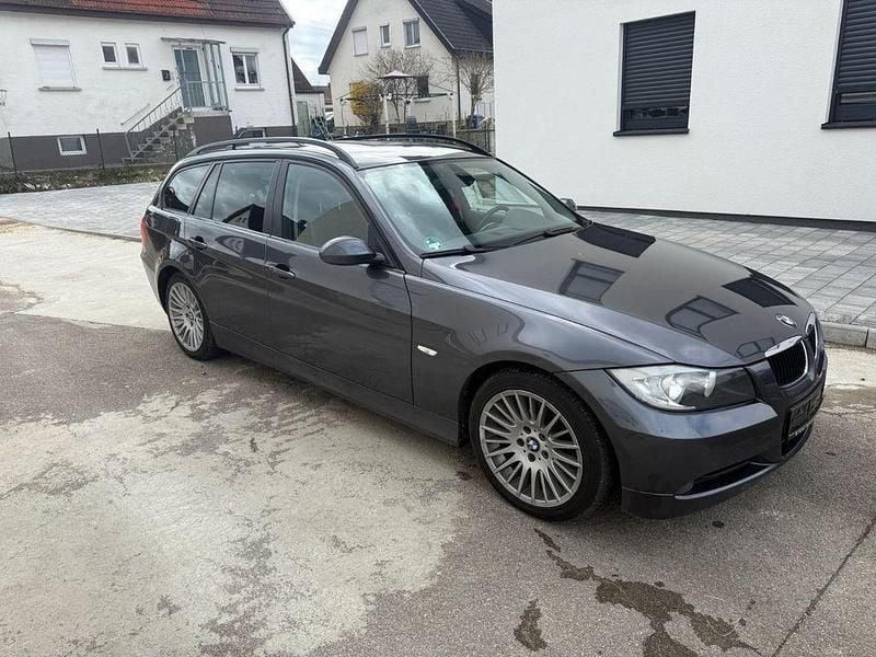 Gebraucht BMW 320 163 PS (119 kW) 2006 Schwarz Kombi