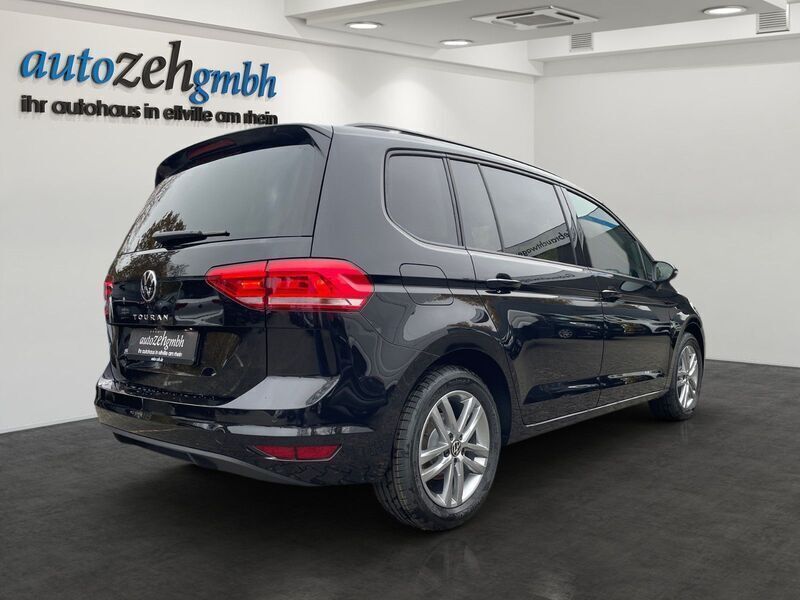 Gebraucht VW Touran Comfortline 150 PS (110 kW) 2024 Deep black perleffekt Van / Kleinbus