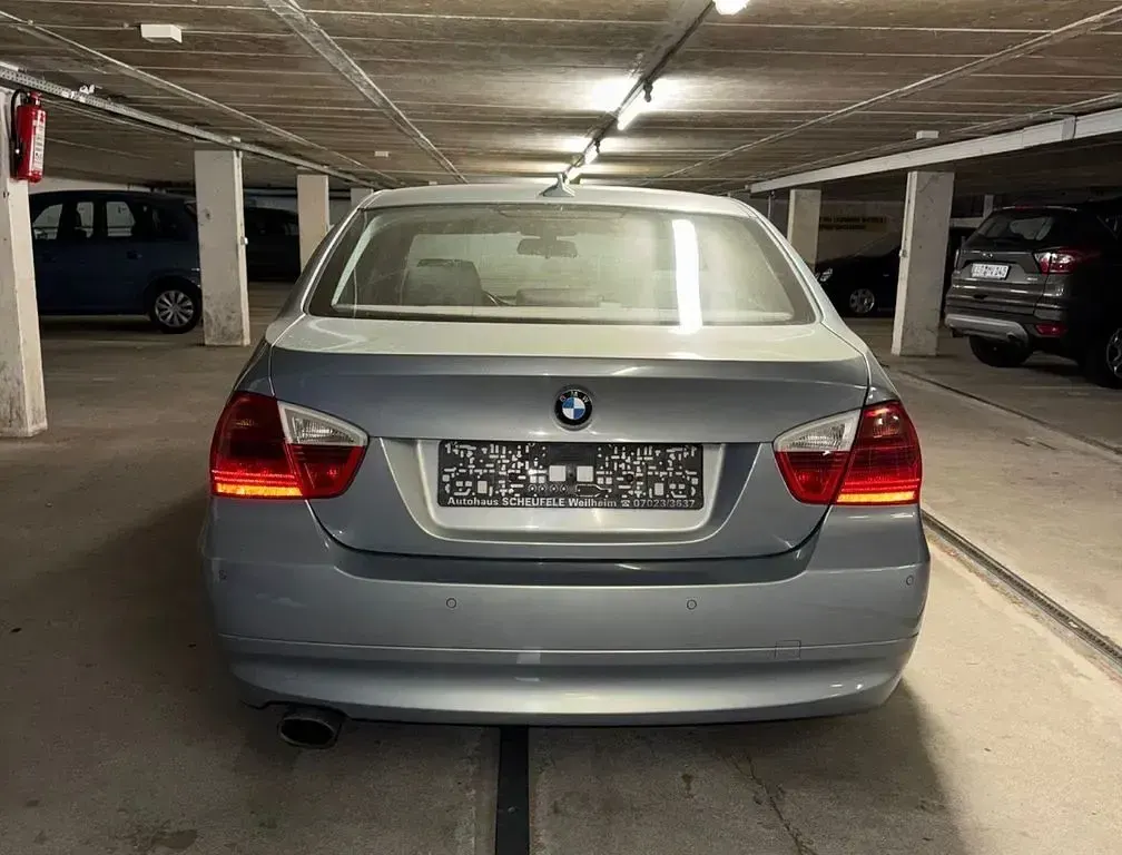 Gebraucht BMW 320 150 PS (110 kW) 2005 Grau Limousine