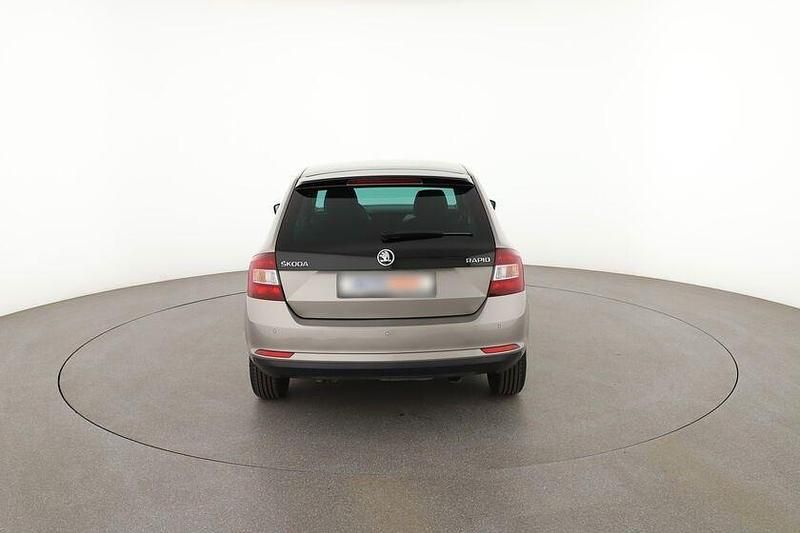 Gebraucht Skoda Rapid Ambition 125 PS (91 kW) 2018 Beige Kleinwagen