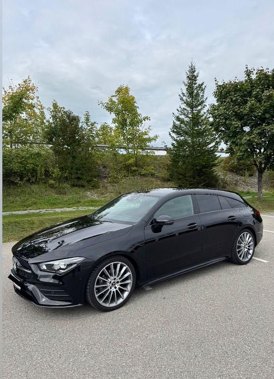 Schwarz Gebraucht 2022 Mercedes CLA200 Shooting Brake AMG line Kombi | 27.500 € (Superpreis) - Bild 1/4