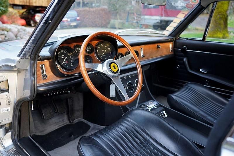 Gebraucht Ferrari 330 300 PS (220 kW) 1967 Silber Coupé