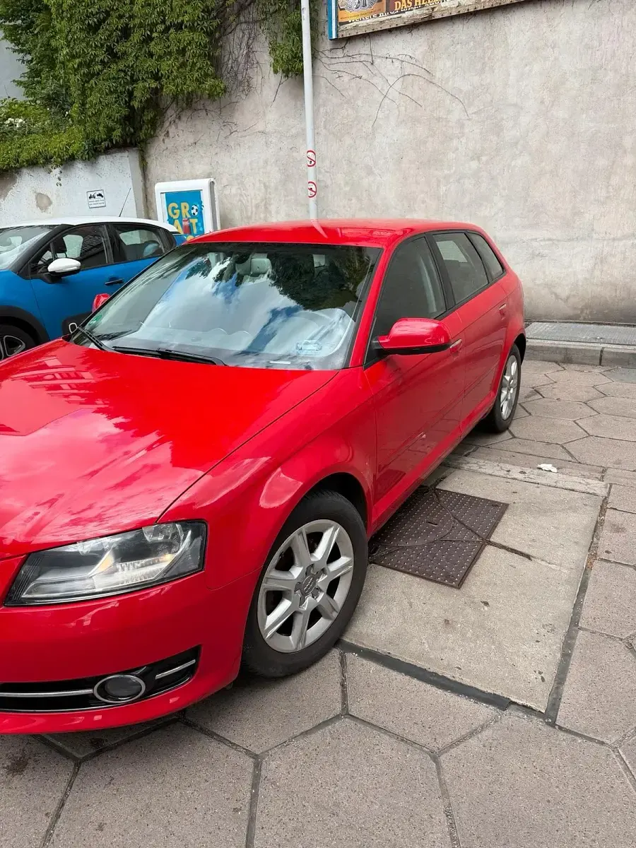 Gebraucht Audi A3 Comfort 125 PS (91 kW) 2011 Rot Kleinwagen