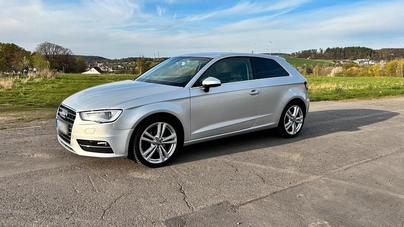Używany Audi A3 S-Line 105 KM (77 kW) 2013 Srebrny Hatchback
