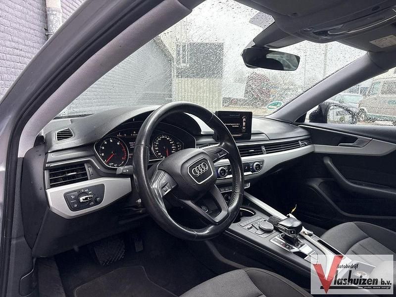 Gebraucht Audi A4 Sport 190 PS (139 kW) 2016 Grau Limousine