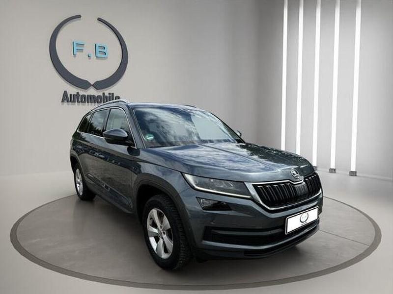 Grau Gebraucht 2017 Skoda Kodiaq Style SUV | 18.399 € (Guter Preis) - Bild 1/4