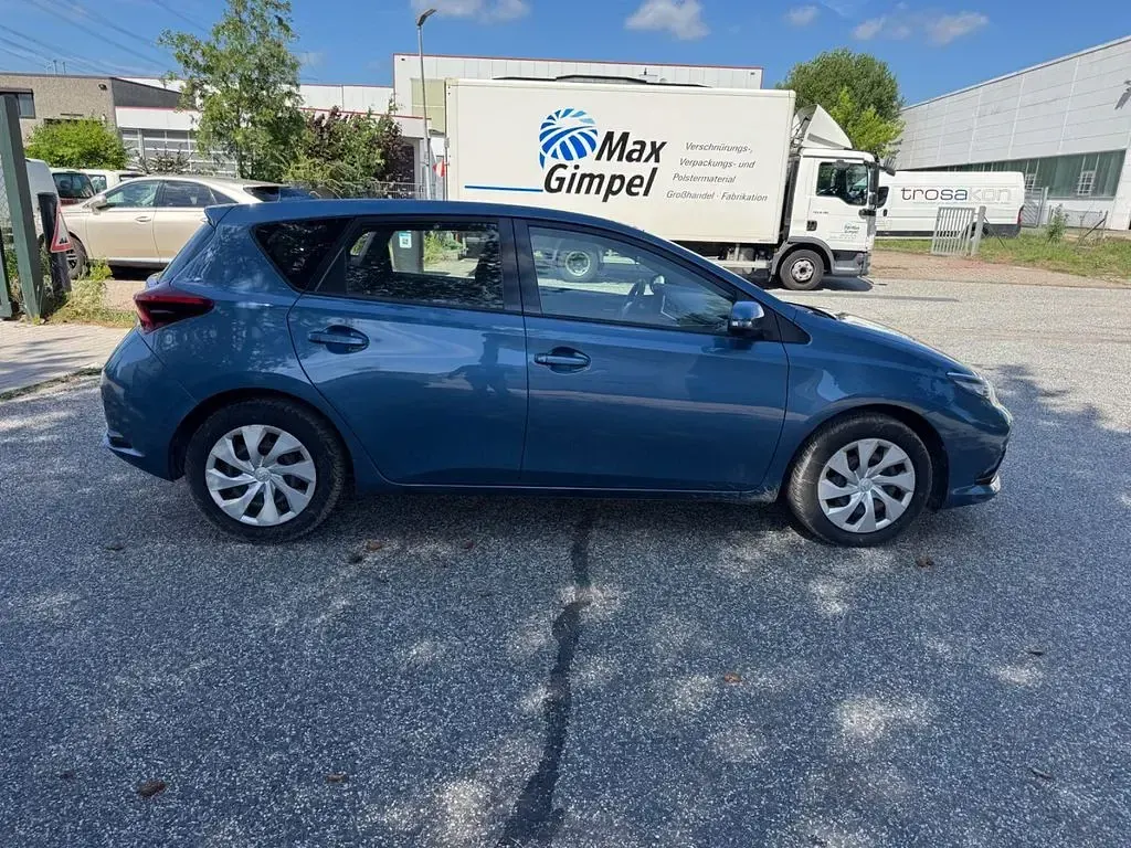 Gebraucht Toyota Auris Cool 99 PS (72 kW) 2016 Blau Limousine