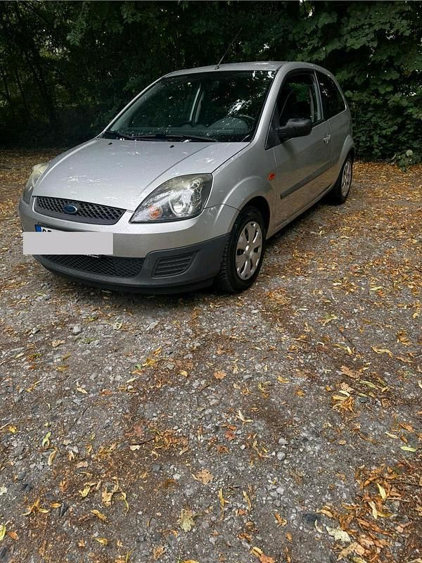 Silber Gebraucht 2006 Ford Fiesta Kleinwagen | 1.500 € (Fairer Preis) - Bild 1/4