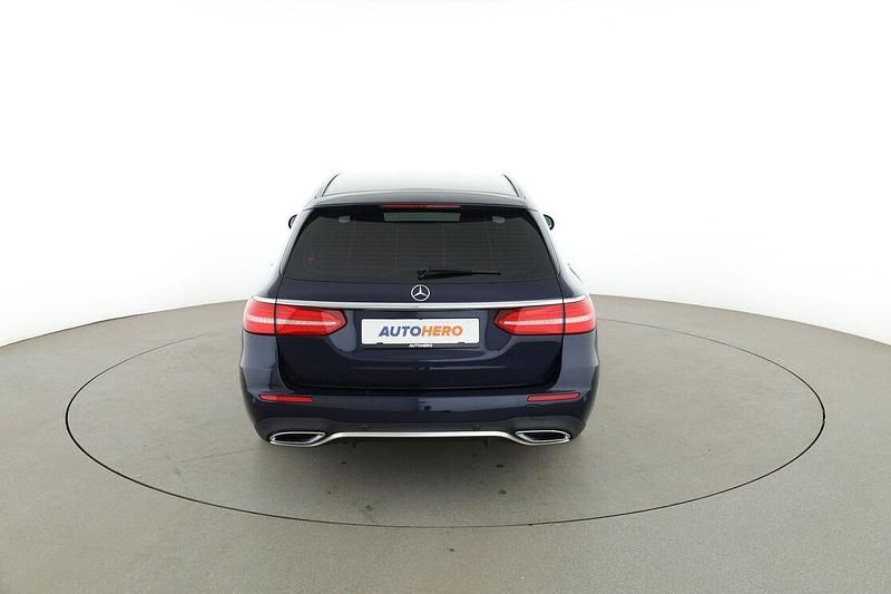 Gebraucht Mercedes E300 245 PS (180 kW) 2018 Blau Kombi