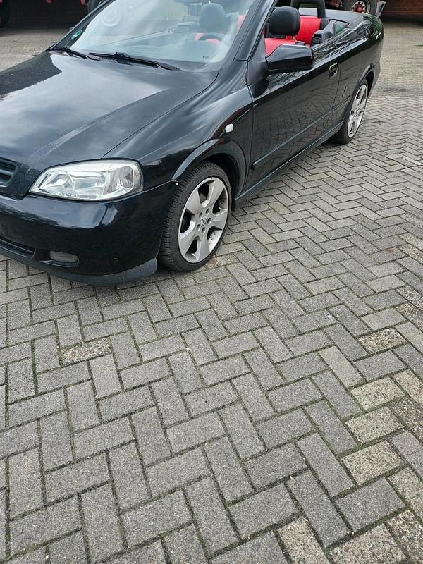 Schwarz Gebraucht 2003 Opel Astra Cabriolet Cabrio | 1.399 € (Guter Preis) - Bild 1/4