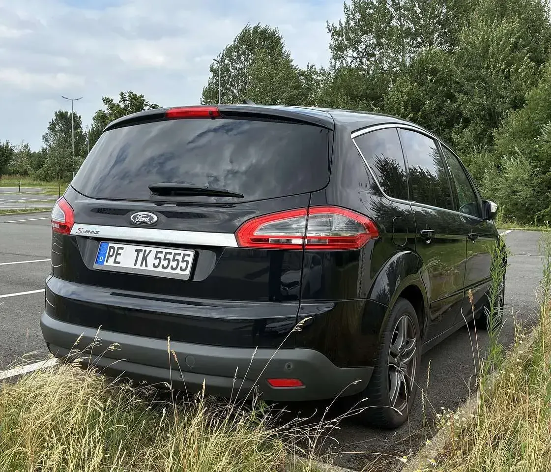 Gebraucht Ford S-MAX Titanium 163 PS (119 kW) 2015 Schwarz Van / Kleinbus