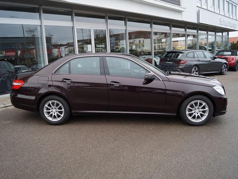 Gebraucht Mercedes E200 136 PS (100 kW) 2011 Braun Limousine