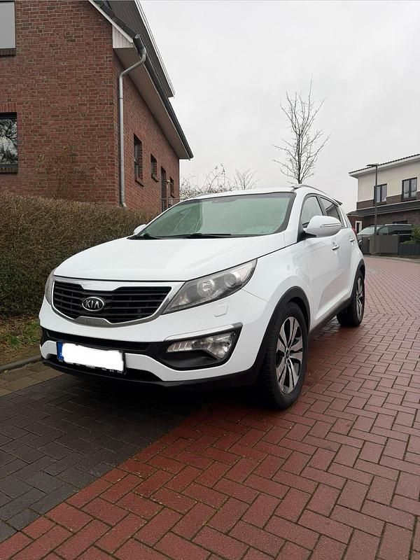 Weiß Gebraucht 2013 Kia Sportage SUV | 8.150 € (Guter Preis) - Bild 1/4