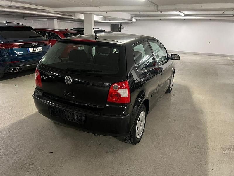 Gebraucht VW Polo Basis 54 PS (39 kW) 2004 Schwarz Limousine