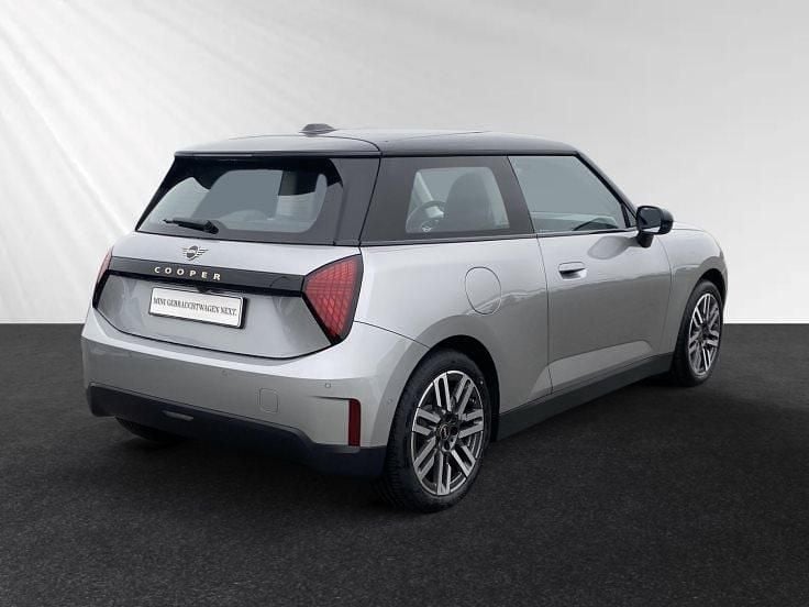 Gebraucht Mini Cooper 135 kW (184 PS) 2024 Melting silver metallic Kleinwagen
