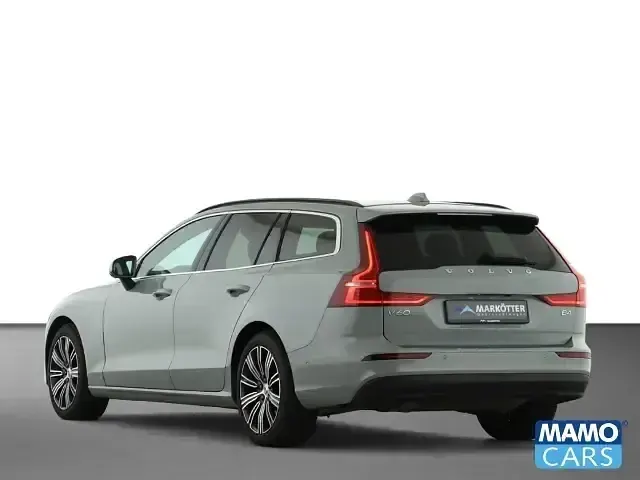 Gebraucht Volvo V60 Core 197 PS (144 kW) 2025 Grau Kombi