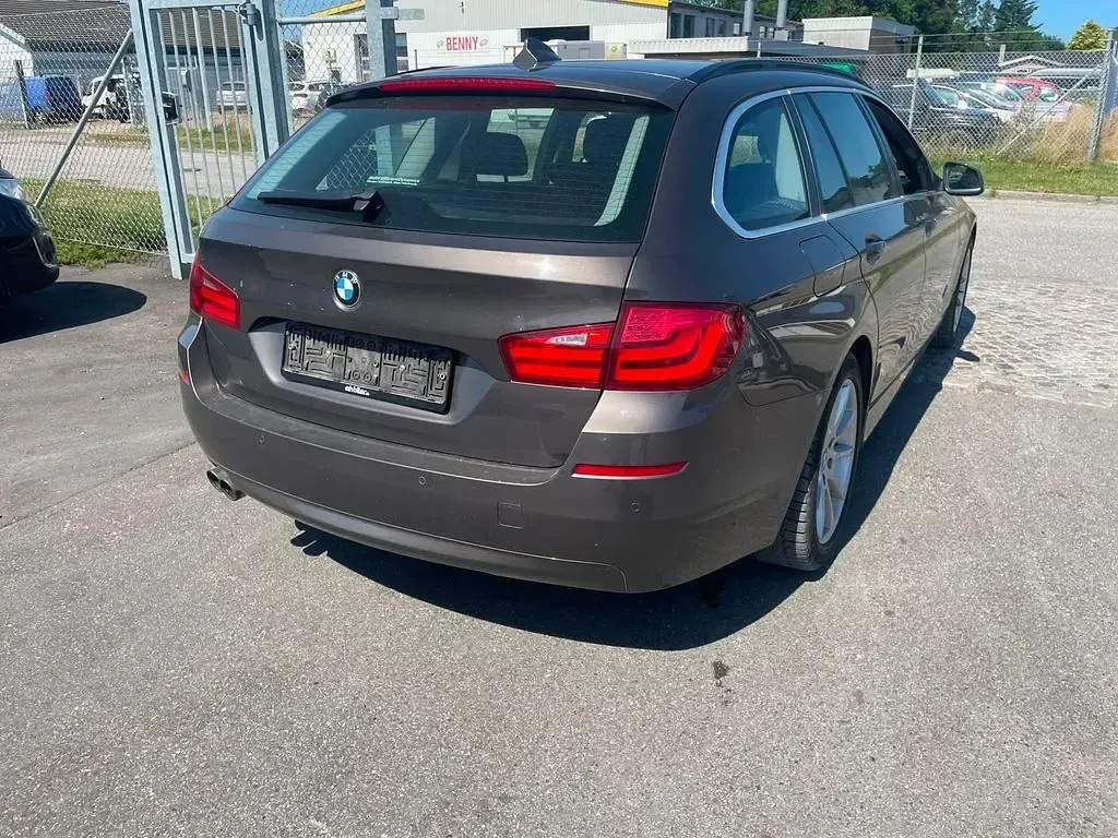 Gebraucht BMW 525 204 PS (150 kW) 2011 Braun Limousine