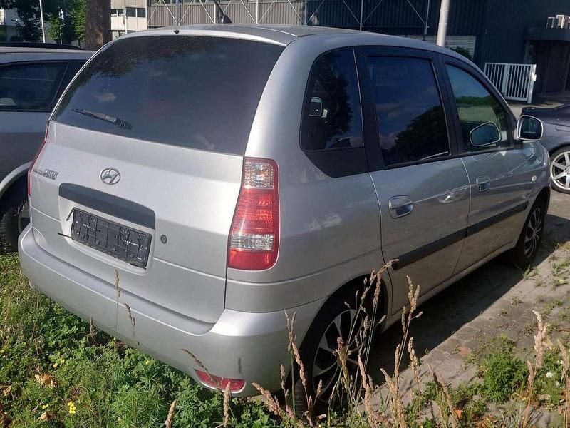 Gebraucht Hyundai Matrix Classic 103 PS (75 kW) 2008 Grau Van / Kleinbus