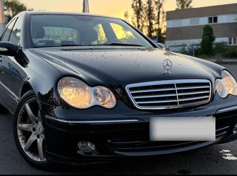 Gebraucht Mercedes C180 143 PS (105 kW) 2005 Schwarz Limousine