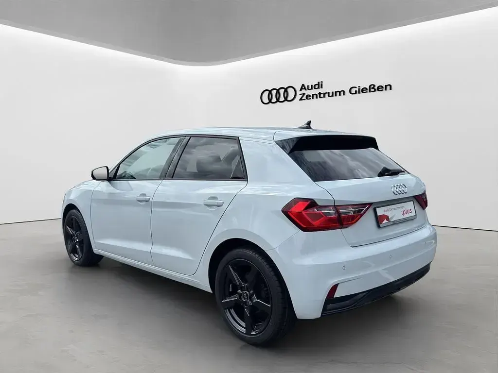 Gebraucht Audi A1 Sportback Advanced Plus 95 PS (69 kW) 2025 Gletscherweiß metallic Kleinwagen