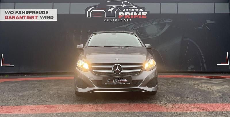 Gebraucht Mercedes B200 136 PS (100 kW) 2017 Grau Van / Kleinbus