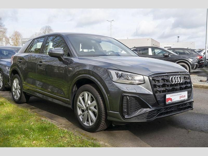 Gebraucht Audi Q2 S-Line 150 PS (110 kW) 2025 Daytonagrau perleffekt SUV