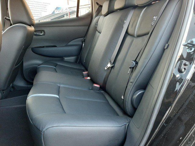 Gebraucht Nissan Leaf Tekna 160 kW (218 PS) 2020 Schwarz metallic Kleinwagen