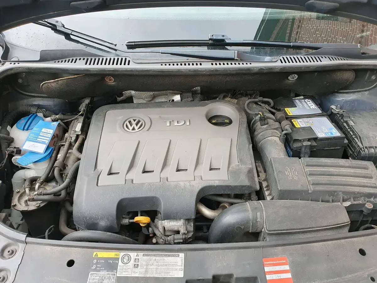 Gebraucht VW Touran 140 PS (102 kW) 2014 Grau Van / Kleinbus