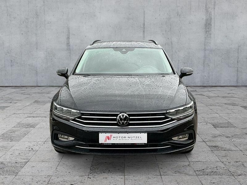 Gebraucht VW Passat Business 150 PS (110 kW) 2022 Deep black perleffekt Kombi
