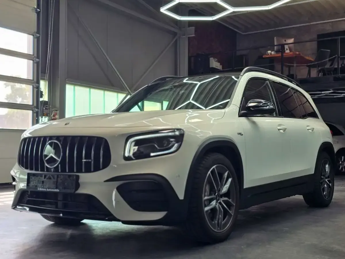 Gebraucht Mercedes GLB35 AMG 306 PS (225 kW) 2023 Weiß SUV