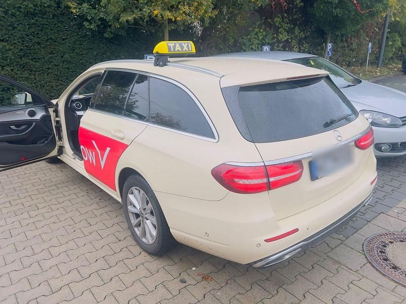 Gebraucht Mercedes E200 150 PS (110 kW) 2019 Beige Kombi