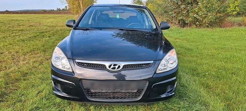 Gebraucht Hyundai i30 109 PS (80 kW) 2008 Schwarz Limousine