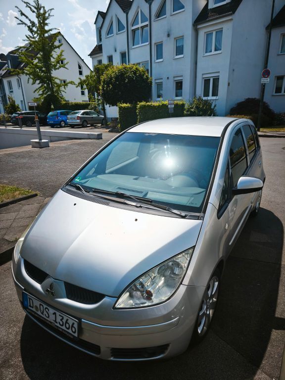 Silber Gebraucht 2005 Mitsubishi Colt Van / Kleinbus | 2.499 € (Etwas zu teuer) - Bild 1/4