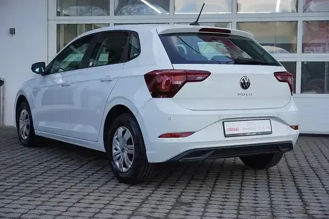 Gebraucht VW Polo Basis 80 PS (58 kW) 2022 Pure white Kleinwagen