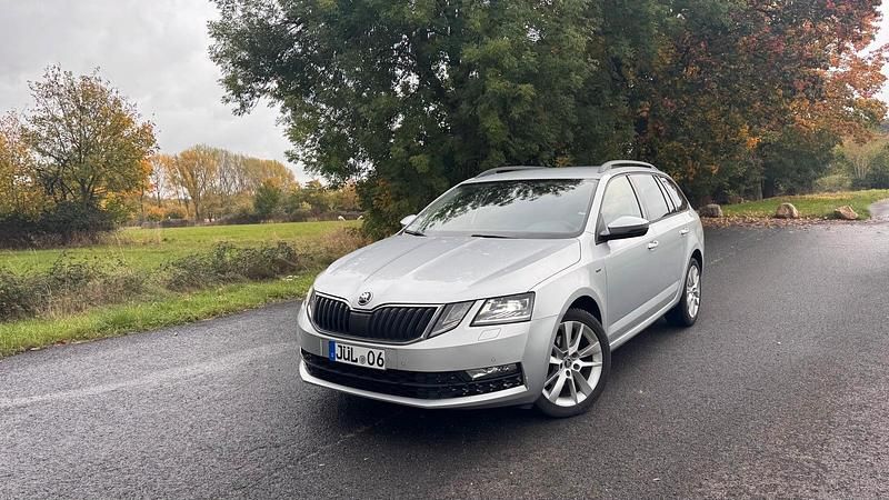 Silber Gebraucht 2017 Skoda Octavia Drive Kombi | 11.500 € (Guter Preis) - Bild 1/4