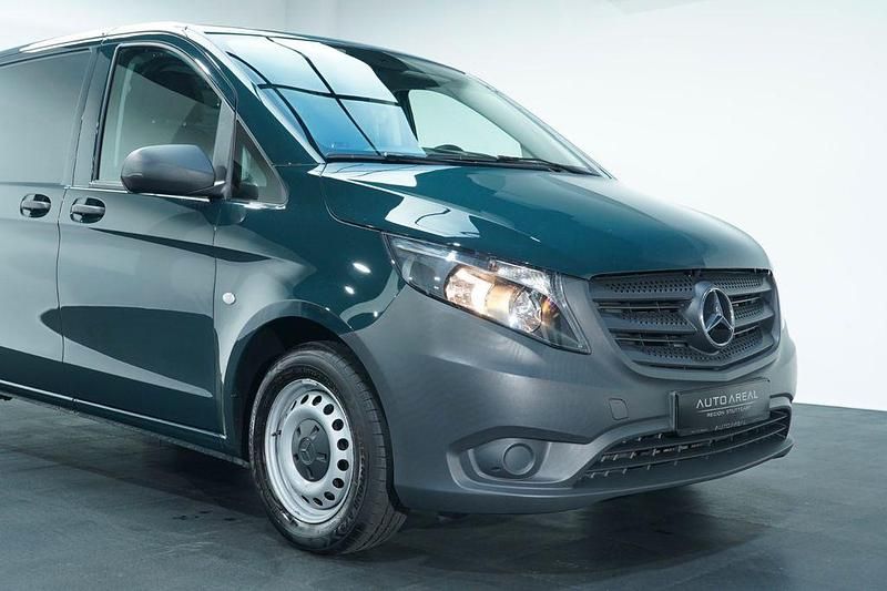 Gebraucht Mercedes Vito 102 PS (75 kW) 2021 Grün Van
