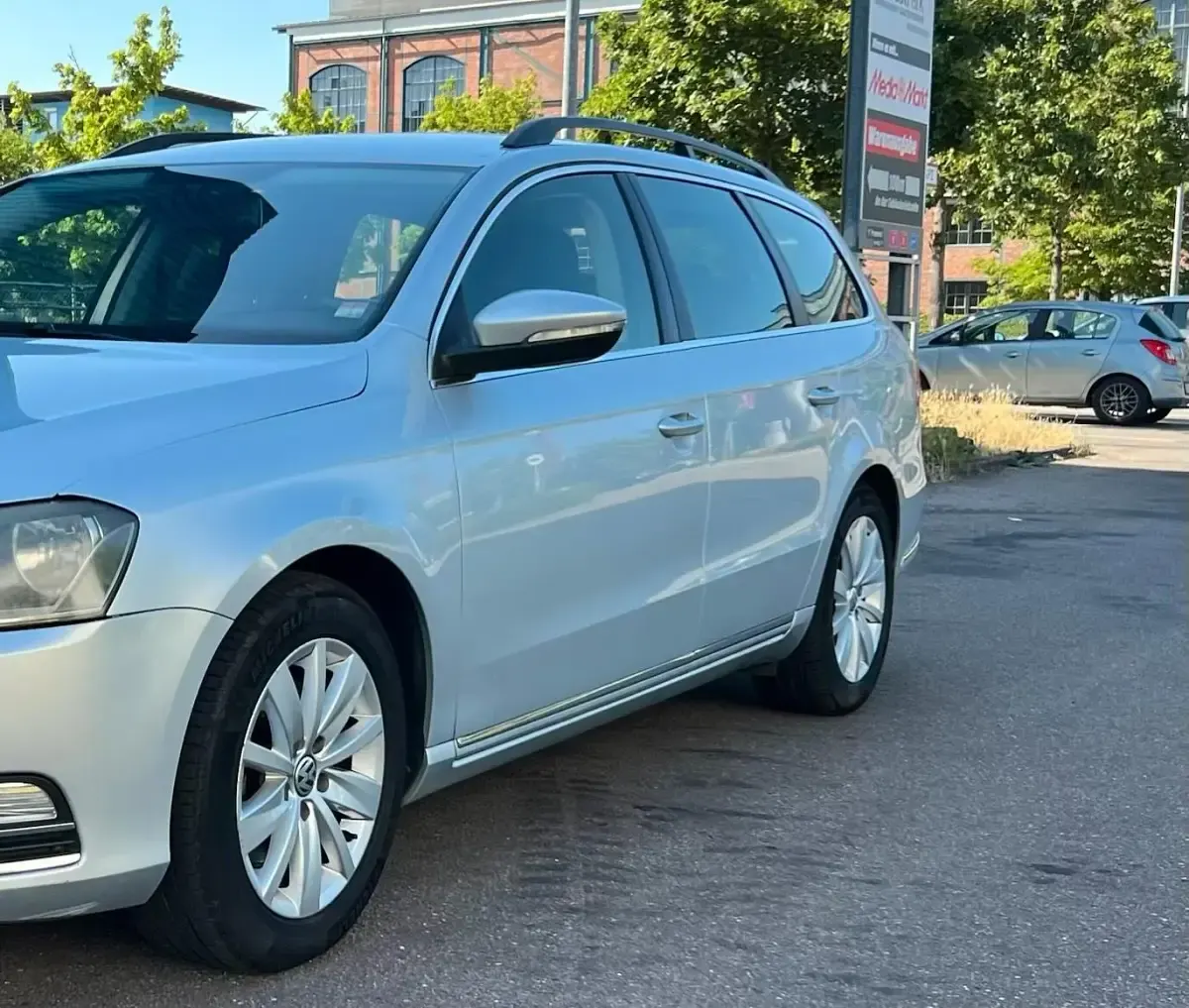 Gebraucht VW Passat 140 PS (102 kW) 2013 Silber Kombi