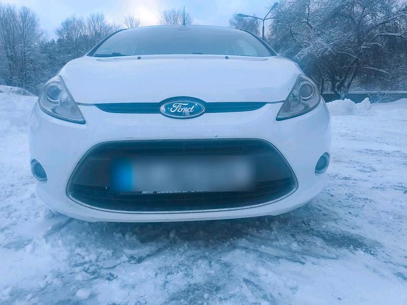Gebraucht Ford Fiesta 82 PS (60 kW) 2010 Weiß Kleinwagen