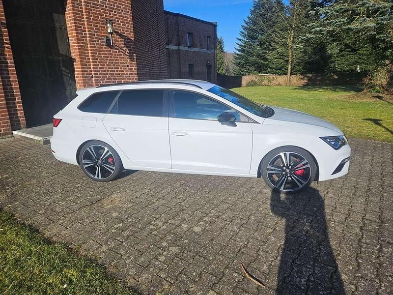 Gebraucht Seat Leon 4Drive 300 PS (220 kW) 2018 Nevada weiss Kombi