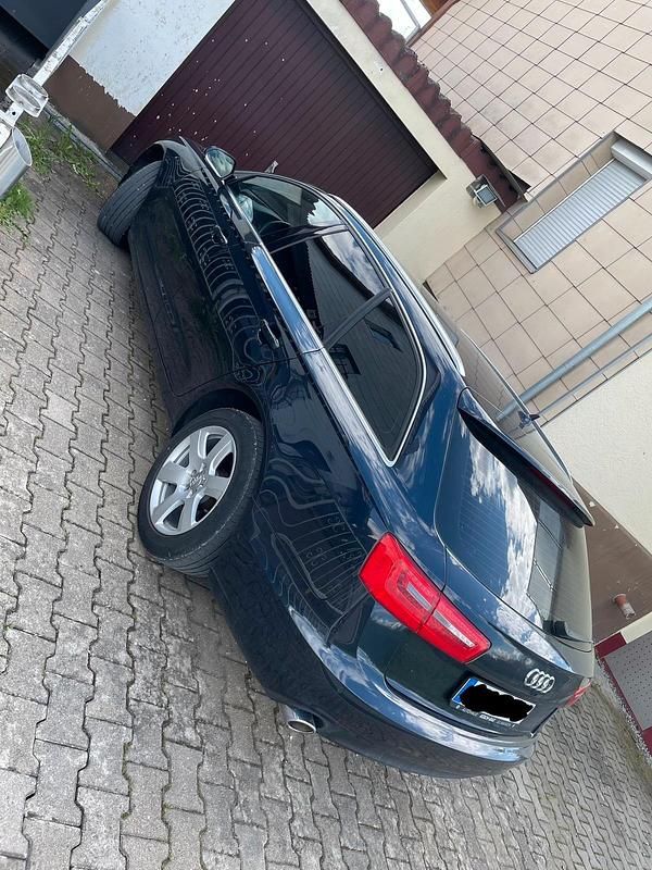 Gebraucht Audi A6 204 PS (150 kW) 2014 Blau Kombi