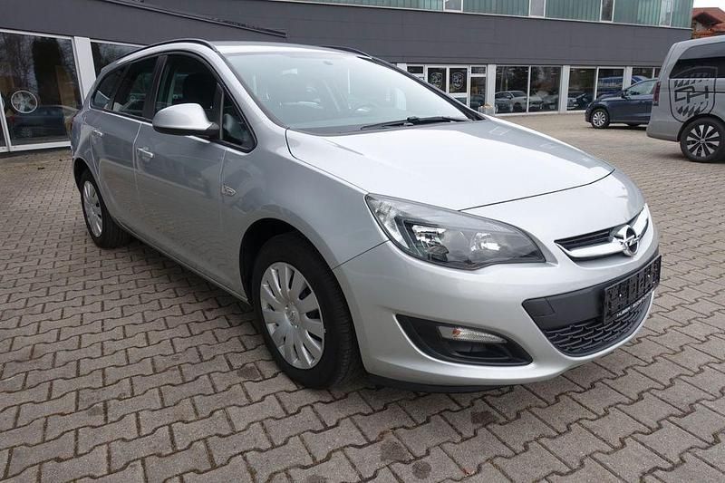 Gebraucht Opel Astra Selection 116 PS (85 kW) 2016 Silber Kombi