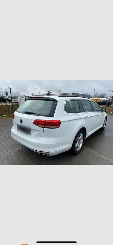 Gebraucht VW Passat 120 PS (88 kW) 2017 Weiß Kombi