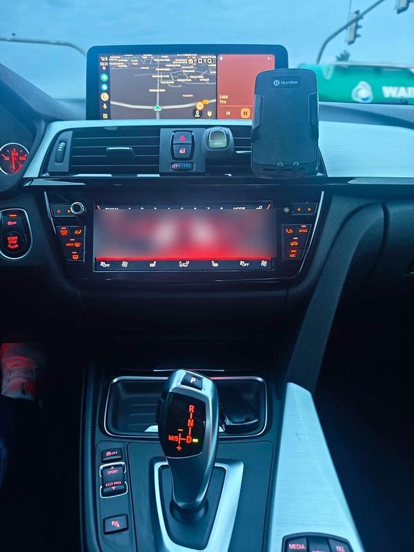 Silber Gebraucht 2015 BMW 320 Limousine | 12.700 € (Fairer Preis) - Bild 1/4