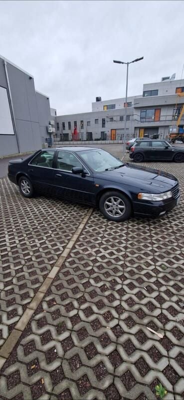 Blau Gebraucht 1998 Cadillac Seville STS Limousine | 4.500 € - Bild 1/4