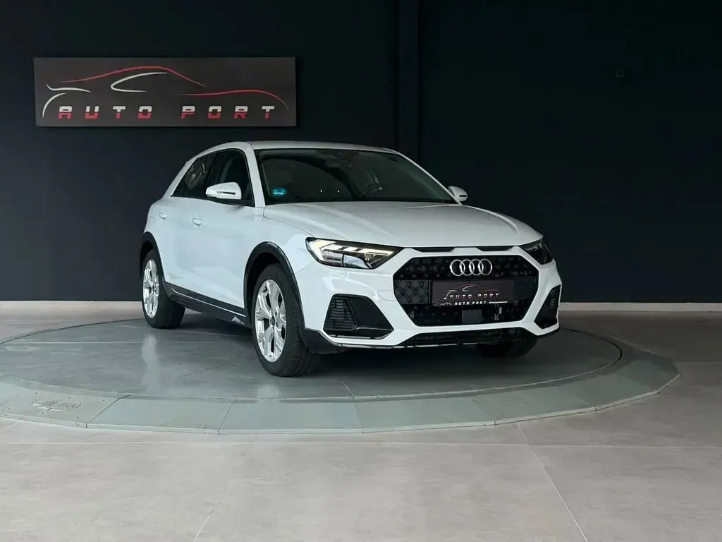 Gebraucht Audi A1 Ambiente 110 PS (80 kW) 2022 Gletscherweiss SUV