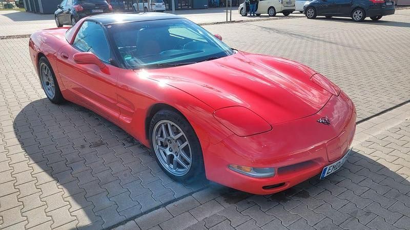 Używany Corvette C5 344 KM (253 kW) 1998 Czerwony Coupe