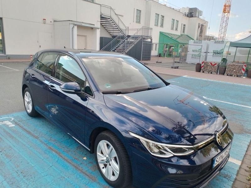 Blau Gebraucht 2022 VW Golf VIII Limousine | 16.900 € (Fairer Preis) - Bild 1/4
