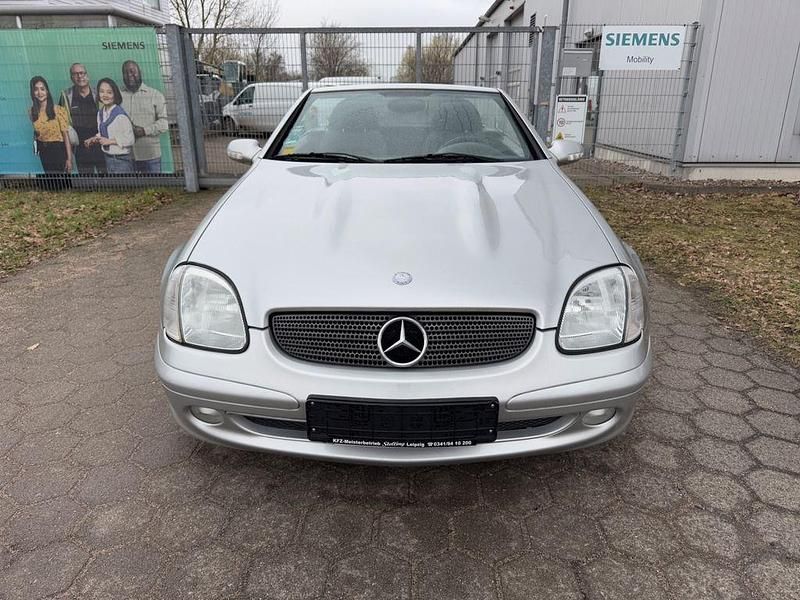 Second-hand Mercedes SLK200 163 CP (119 kW) 2004 Argintiu Cabrio